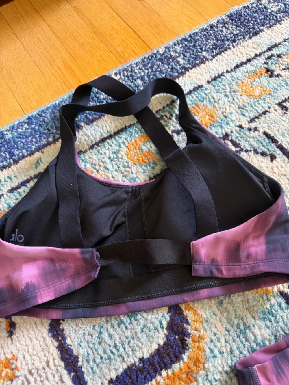 ALO Yoga SET! Black Sports Bra and Short with Pink Accent - top M, Shorts L - Picture 2 of 5